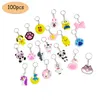 100 pçs desenhos animados anime chaveiro favor de festa chaveiros fofos atacado pvc pingentes coloridos presente chaveiro conjunto de encantos de férias recompensas escolares presente do fornecedor do partido