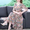 여름 꽃 실크 V- 넥 미디 드레스 여성 보호 패션 라이트 비치 선 드레스 한국 우아한 바디콘 캐주얼 드레스 220514