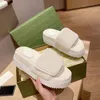 A x G Designer Platform Sandaal Voor Heren Dames Foam Runner Slippers Groen Rood Blauw Geel Katoen Spons Lage hak Zwembadslippers Zomer Strand Rubberen zool