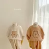 Set di vestiti casual per bambini Ragazzi Ragazze Orso Felpa + Pantaloni 2 pezzi Completo in cotone tinta unita Bambini Abiti per bambini 220509