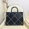 Designer Onthego Tote Bag Luxury Brand Handbags Embossed Empreinte Fashion Shoulder Leather PM MM GM Black On The Go Shopping Bags