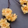 Bir ipek kiraz çiçeği çiçek şubesi Begonia Sakura Ağacı Kök Etkinlik Düğün Ağacı Dekorasyonu Yapay Dekoratif Çiçekler