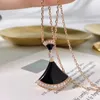 Nieuwe S925 Sterling Silver Fashion Designer Carnelian Luxury hanger Kleine rok ketting Vrouw Rose Gold Volledige diamanten fan Charm Ladies Verjaardagsgeschenkaccessoires