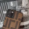 2 options Luxurys Designers Coques de téléphone pour iPhone 13 12 11 Pro Max 7p 8p Étui en cuir pour hommes IPhone Shell antichoc D2203172Z