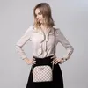 Tasarımcı Çanta Crossbody Bags Yepyeni kadın çantaları Avrupa ve Amerikan moda tasarımcısı kabuk çantası altın zinciri