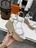 Styrbord kilsandal kvinnor designer sandaler hög häl espadrilles naturlig perforerad sandal kalv läder dam glider utomhus sho6836666