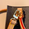 Luxurys Designers Bags Handbags Messenger Petit Sac Plat Handbagモノグラムプールショルダークロスボディバッグ