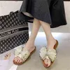 Flipers de arco Mulheres Moda de verão Use sandálias de fundo plano 2020 Novo versátil Anti -Maternidade Anti -Slip Sapatos Saia X1020 G220518