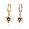 Hoop Huggie 1Pair Star Moon Eye Orecchini di strass per le donne Semplice oro lucido Hollow Small Ear Stud Jewelry E499Hoop