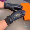 Guantes de cinco dedos Hombres Mujeres Guantes de diseñador Invierno Negro Cuero Mitones Dedos Guante Cálido Cachemira Interior Pantalla táctil