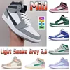 2023 New Mid 1 1s Herr Basketskor Jumpman Ljus rökgrå Pine Green Kentucky Blue Berry rosa Rose UNC Chicago Herr Dam Designer Sneakers Sport Trainers GAI