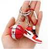 Fashion 100 Styles 3D Basketball Shoes Keychain Stereoskopiska sneakers Key Chain Mini Sport Shoe Keyring Bag Pendant Gift for Men Women Boy Gift