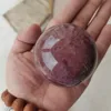 Dekorativa föremål Figurer 80mm 100% Natural Rare Strawberry Quartz Crystal Ball Home Decoration Stone Cutting Polishing 1PCDecorative D