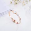 Más nuevo diseñador trapezoid brazalete de acero inoxidable rosa joyería de pulsera de oro con diamantes de imitación blanca