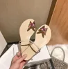 Sandalias de diseñador Zapatos de mujer Chanclas de cuero y textiles de lujo Tacón plano EU34-40 con caja de vacaciones