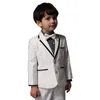 trajes blancos para los niños