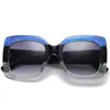 2022 Pデザイナーサングラス女性眼鏡屋外色合いPCフレームファッションクラシックレディーサングメガネ鏡用レディースラグジュアリーサングラスゴーグルビーチ