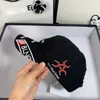 Ball Caps Tasarımcı Beyzbol Kapağı Erkek Kadın Moda Graffiti İşlemeli Mektuplar