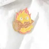 Calcifer Smalto Pin Personalizzato Giapponese Anime Spille Elfo di Fuoco Distintivo per Borsa Spilla Fibbia Howl Gioielli Amici Regalo GC1354