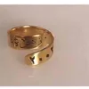 Kvinnor Mäns S925 Silver Custon Electroplating 18K Gold Name English Letter Ring Zircon