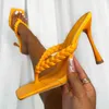 Slippers nieuwe trendy oranje vlechten knijpen vrouwen dunne hoge hak sandalen schoenen vierkante teen zomer outdoors dia's flip flops maat 42 220321