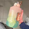 De gros! 4 couleurs grande capacité bouteille d'eau 50 oz 78 oz tasses de sport gobelet en plastique avec paille