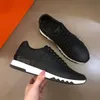 Guangzhou Sapatos masculinos de couro genuíno 2020 Novo estilo impressa letra de sapatos brancos de laço