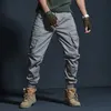Высококачественные хлопковые повседневные брюки мужчин военные тактические пробежки камуфляжные грузовые брюки много карманные моды Slim Fit черные армейские брюки мужские дизайнерские одежды