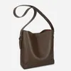 Sacs de soirée Sac pour femme 2022 nouveau design de niche seau de grande capacité simple et polyvalent One Shoulder Messenger Bag Leather 220211