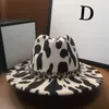 Berets Sided Cow Pattern Top Hat With Leopard Belt Fedoras Western Cowboy Felt Winter Thick Warmth Ladies Jazz HatBerets