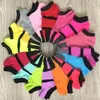 con etichette Calzini rosa neri Calzini corti alla caviglia in cotone per adulti Sport Pallacanestro Calcio Adolescenti Cheerleader New Sytle Girls Calzino da donna