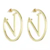 Lady Women Stud Earings를위한 고급 Big Gold Hoop Earrings 올바른 편지 v Brandjewelry Valentine 's Day 선물 약혼 신부를위한