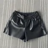 Nuevo verano mujeres cintura elástica PU cuero pantalones cortos negros celebridad femenina misma moda suelta mujeres pantalones cortos casuales 210306
