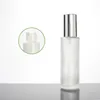 Emballage Verre Givré Bouteille Flast Épaule Brillant Argent Couvercle Blanc Pompe Vide Portable Rechargeable Emballage Cosmétique Conteneur 20 ml 30 ml 40 ml 60 ml 80 ml 100 ml 120 ml