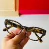 Cat Eye Designer Womens Solglasögon Polariserade UV -skydd Fashion Glasses Frames 0353 Luxury Brand Solglass Black Leopard Brown Frame Woman Gelises Glazen