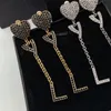 2022 kobiety kolczyki projektanci moda obręcze biżuteria diamentowe litery wisiorek luksusy projektant miłość kolczyki szpilki srebro 925 z pudełkiem 22032504