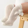 Śliczne koronkowe Bowknot Girls Socks Solidny kolor nowonarodzonego niemowlęcia bawełniane długie skarpet