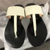 Lyxiga Designer Slides Flip-flops Läder string sandal med dubbelmetall Svart Vit Bruna tofflor Summer Beach Sandaler med BOX US11 NO6