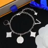 Pulsera de moda para mujer Joyas de diseñador Accesorios para mujer Pulseras de cadena Nuevos diseñadores Diamantes Pulsera de plata dorada Niza D2303211F