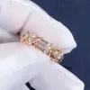 2022 Luxo com pedras laterais anel eterno diamante imitação de diamante anel de diamante e mulheres moda Minimalista Party Social Birthday Gift sem Box2257150