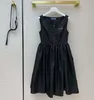 Sıradan Elbise Tasarımcı Modaya Modeli Kılıç Kadınlar Elbise Kapağı Kılıf Moda Eşleşen Naylon Ters Üçgen Siyah MIDI Boyut S-L 7alt