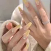 Falska naglar avtagbar gradient gul falsk tryck på balett Lång nagelspets Vit Bow Heart Färdig akryl Artfalse