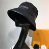 2022 패션 디자인 편지 버킷 모자 남성 여성 접이식 모자 검은 피셔 만 해변 태양 바이저 넓은 가슴 모자 Fol271c