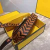 Lyxdesigner baguette axelväska kvinnor tiger mönster handväska läder crossbody påsar klaff totes check tråd handväska dubbla bokstäver plånbok 221208