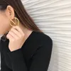 Diseñadores de aro de moda para mujeres Big Circle 4 cm Pendientes de oro Pendientes de oro V STUNTSED JEYERRITOR Caja de pendientes