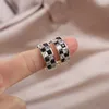 후프 Huggie Korea Design Fashion Jewelry 럭셔리 흑백 지르콘 바둑판 달기 귀걸이 반짝이는 여자 웨딩 파티 귀걸이.