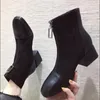 نساء أحذية امرأة أزياء سوداء في الكاحل الشتاء الجديد فراء قصير فور دافئ مريح B02 Y200115