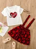 Kleinkind Mädchen Herz und Buchstaben Grafik Rüschenbesatz T-Shirt Hosenträgerrock SIE