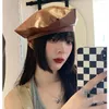 Beanie/Skull Caps Leather Beret Vrouwelijke zomer Koreaanse versie van het tide -merk British Retro achthoekige hoed net Red Big Head Thin Painter Chu