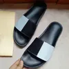 Designer Slides Waterfront Mule Men glider gummi Slide Summer Beach Sandal Women Flip Flops randiga kausala tofflor med ruta 38